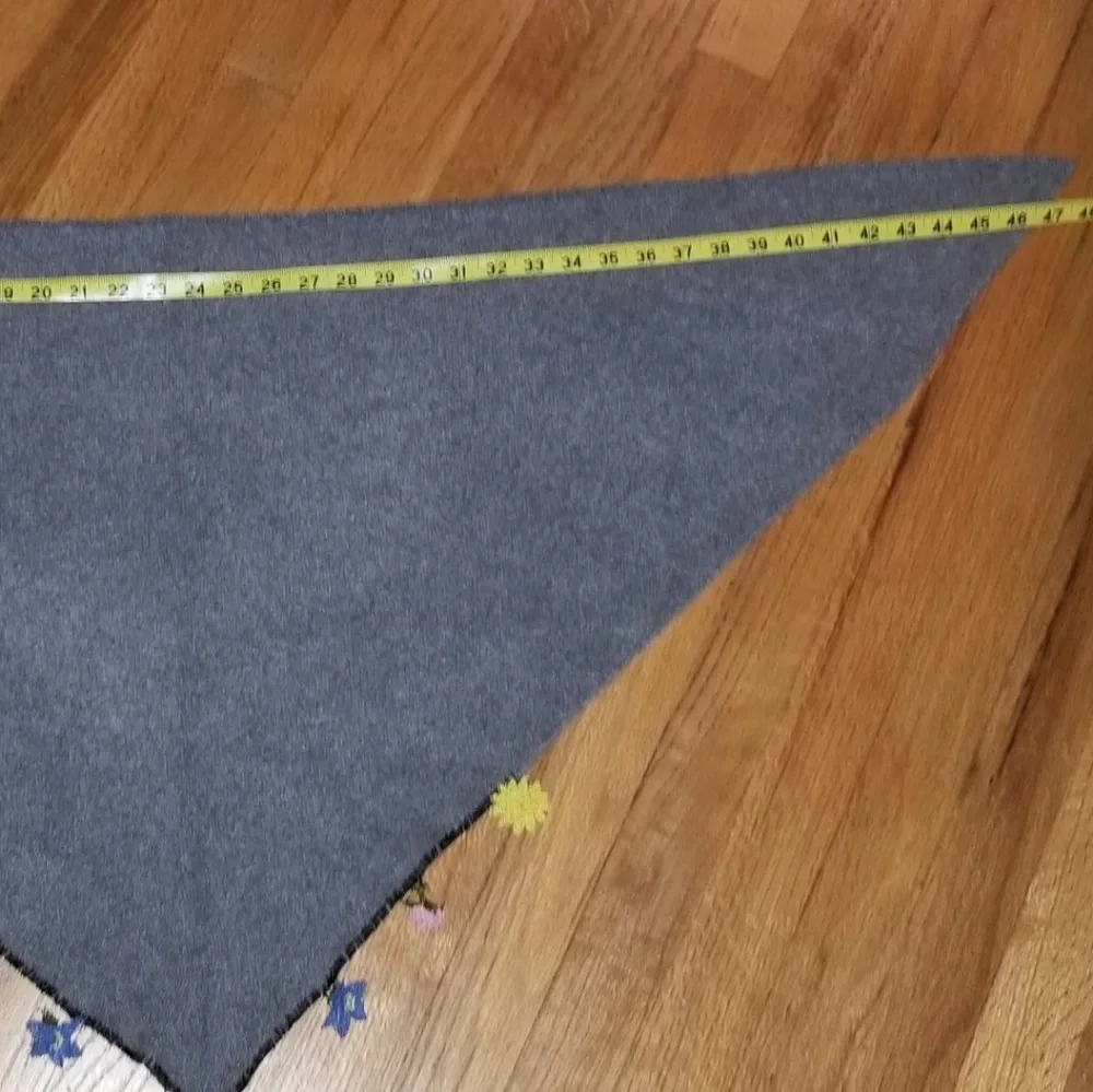 NWOT- Cashmere in Love (CiL) Scarf - Picture 7 of 7